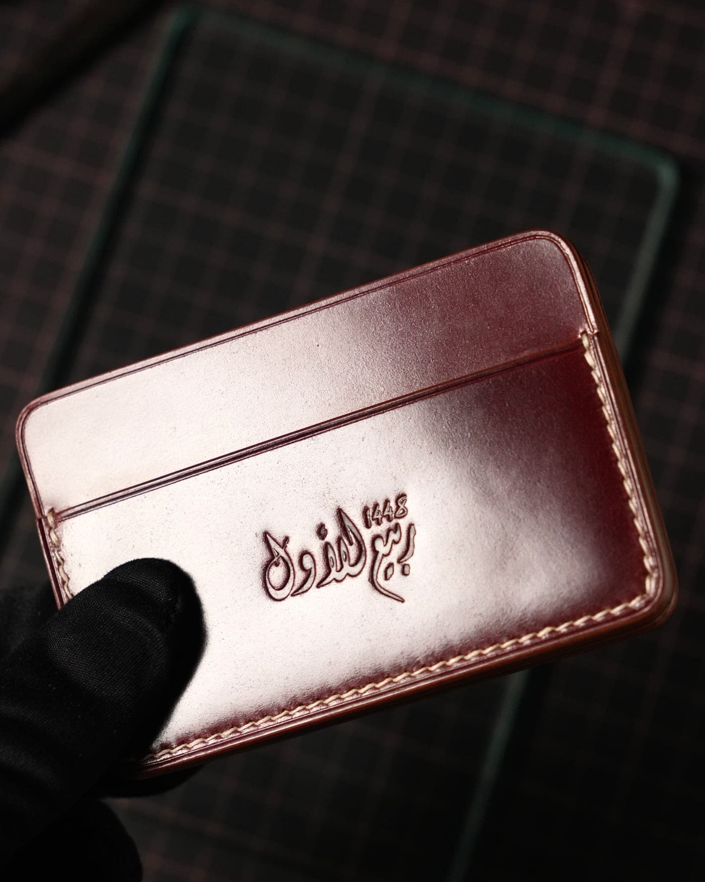 محفظة “زمرد” - بلون: Classic Burgundy 🍇 — صورة 2 من 3